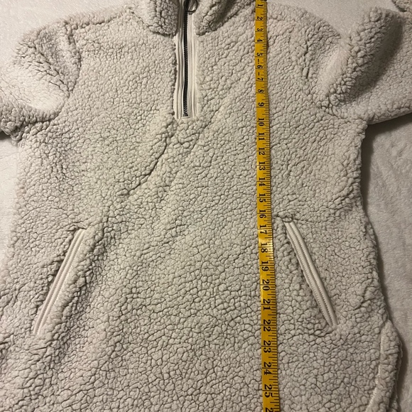 Cozy Sherpa Women’s White Quarter Zip  Pullover with front pocket size Medium - Picture 4 of 8